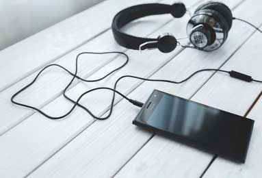 皇马1-2遭绝杀！VAR双杀+姆巴佩摆烂，15年耻辱让争冠再升悬念！